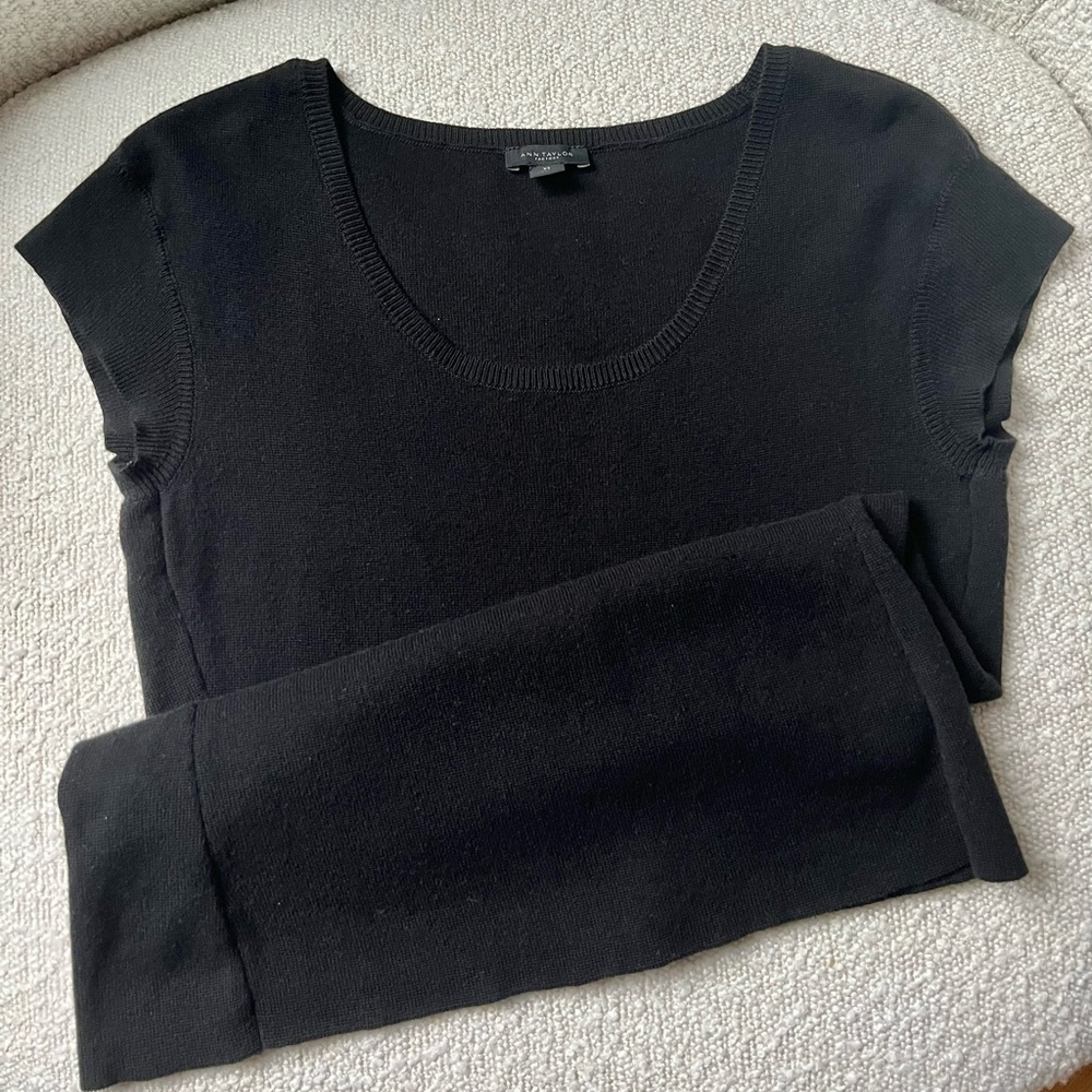 Ann Taylor Factory Black Knit Cap Sleeve Top – Round Neck, Size XS
